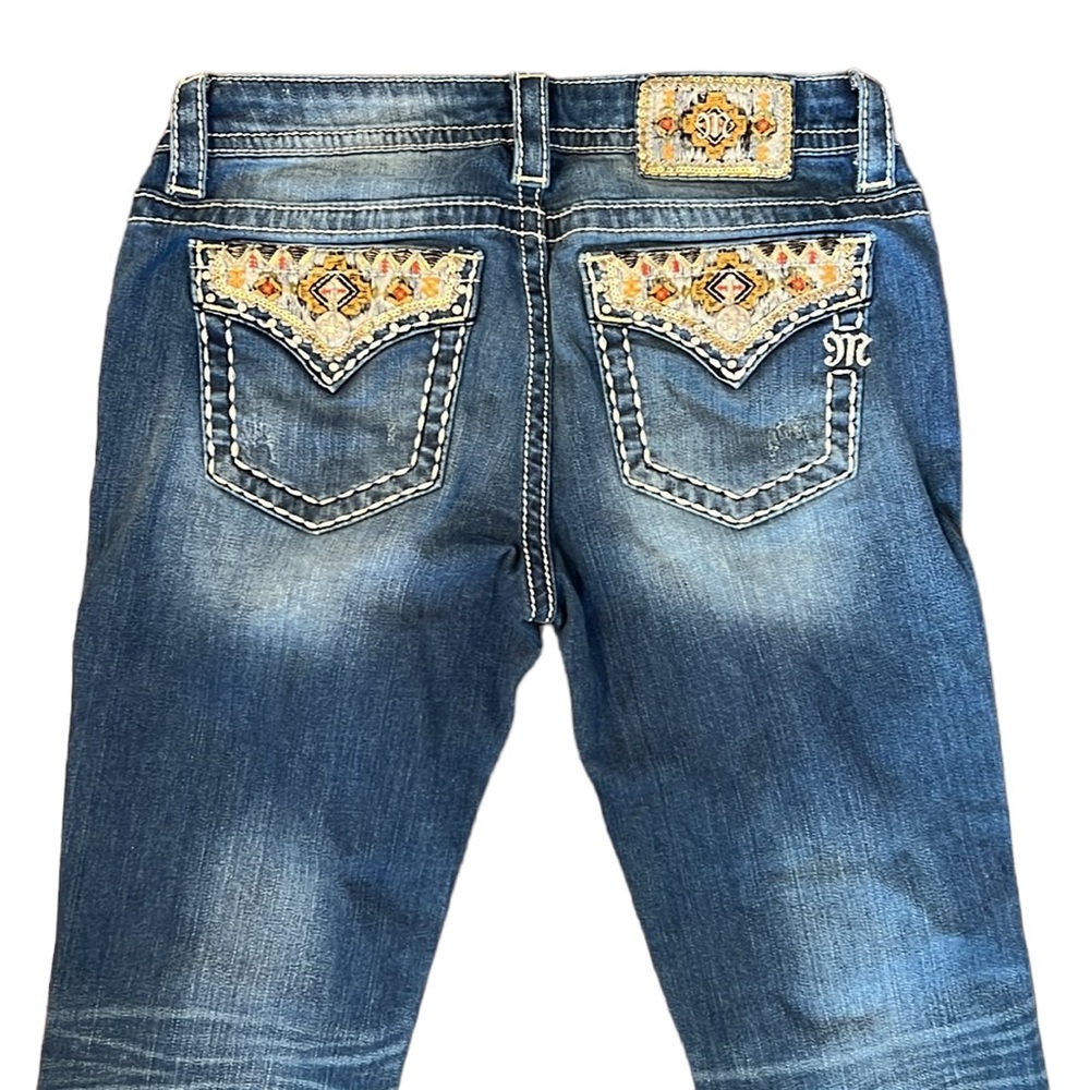 Miss Me Signature Distressed Cuffed Capris